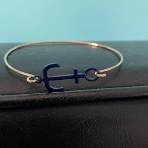 Anchor bangle bracelet